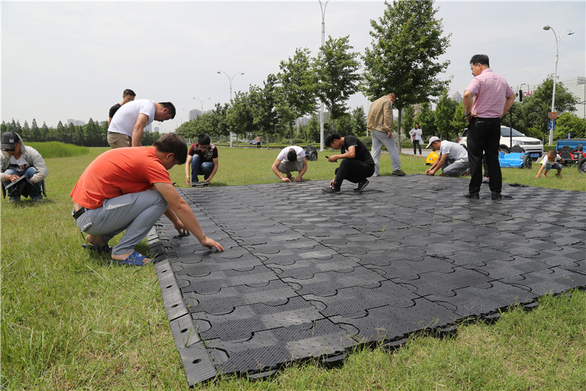 Plancher composite pour auto tamponneuse à vendre